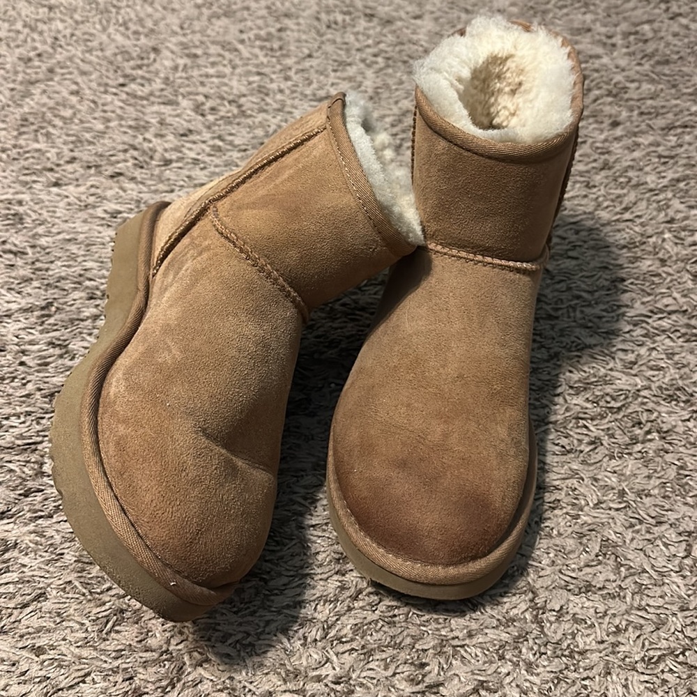 UGG Classic Mini II Boot - Picture 7 of 8